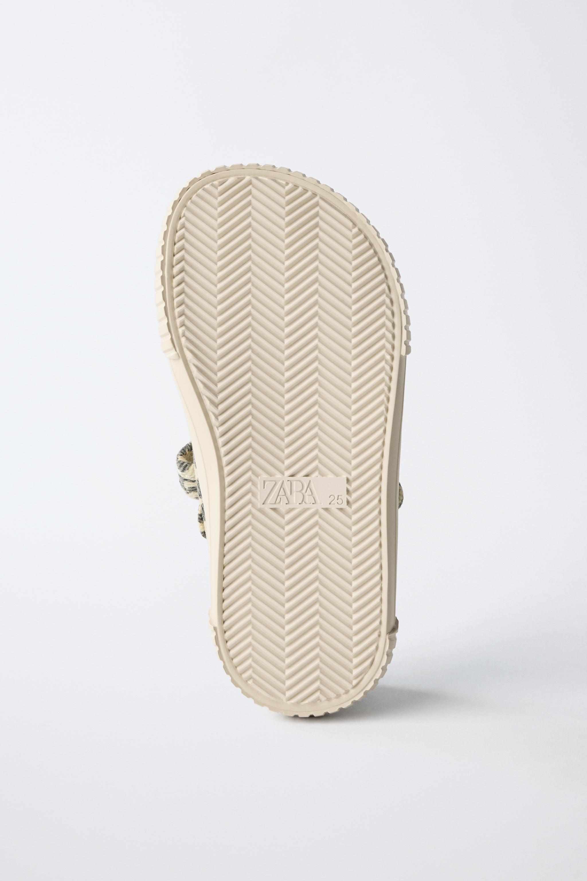 ANIMAL PRINT BAREFOOT SNEAKERS